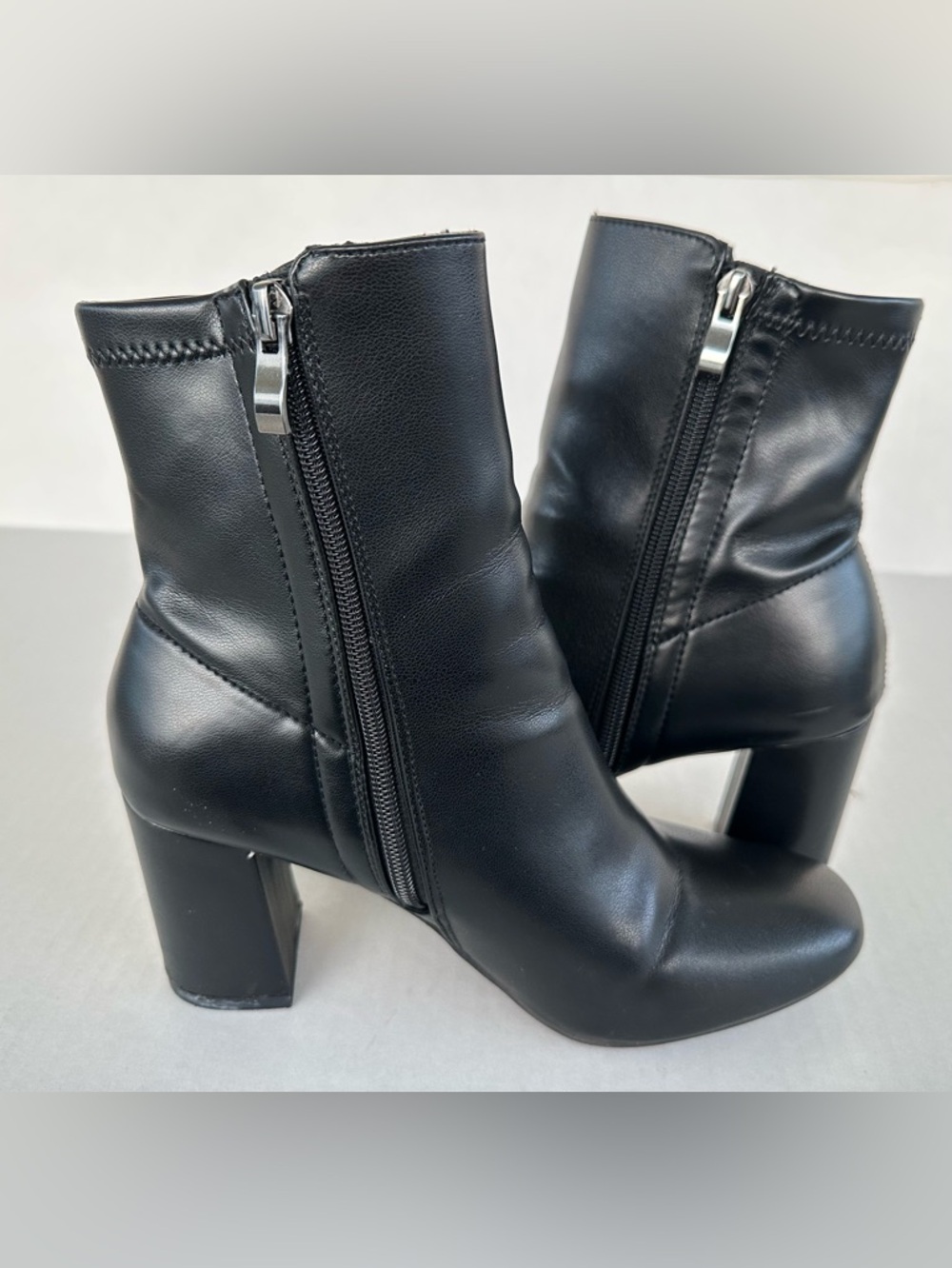 MIA Black Leather Block Heel Ankle Booties Size 8.5